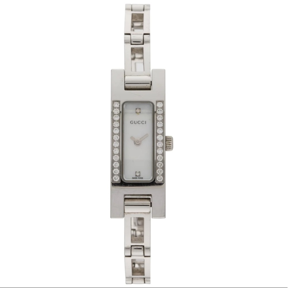Gucci 3900L series stainless steel watch.